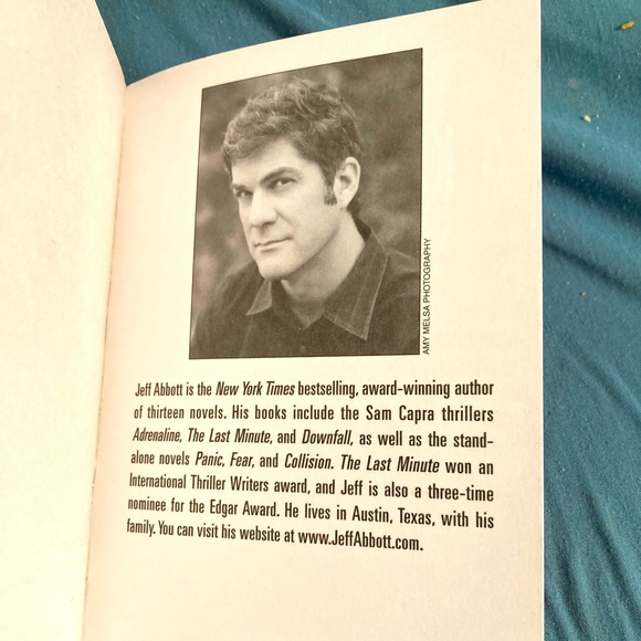 A Kiss Gone Bad by Jeff Abbott - Picture 6 of 6